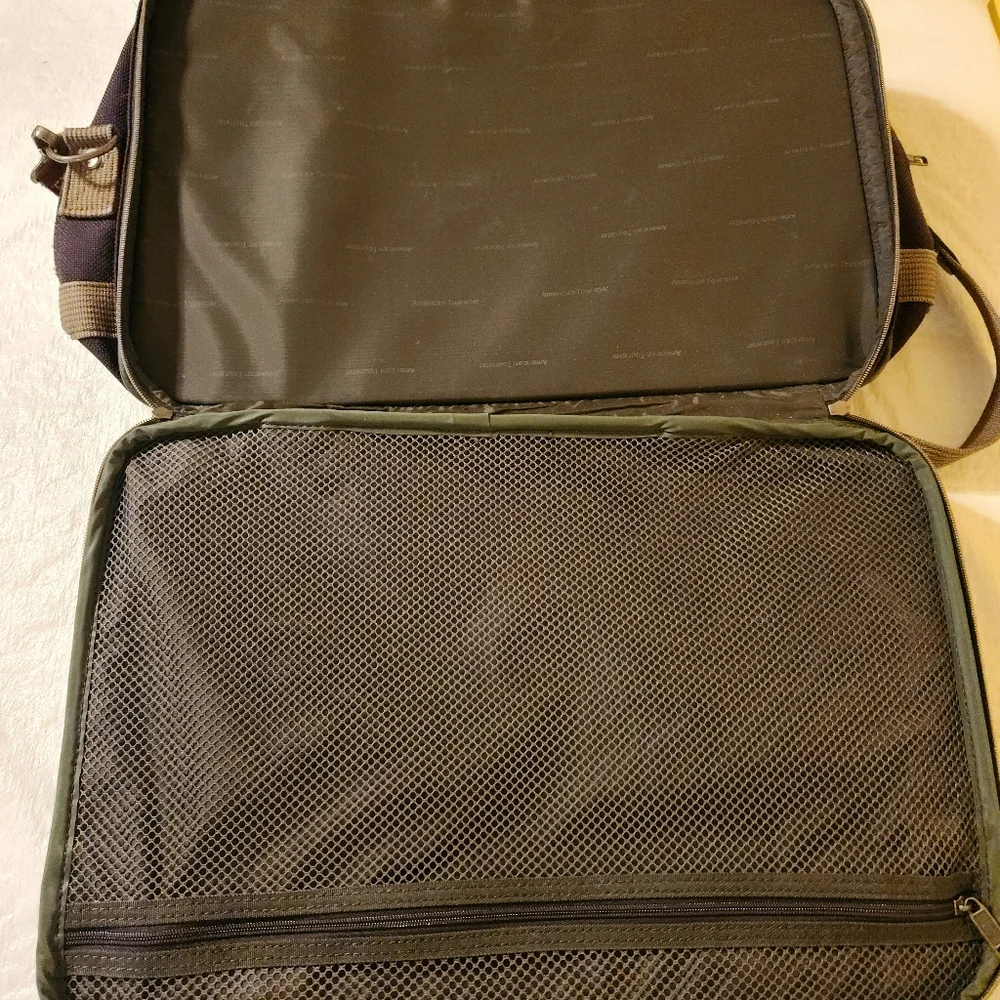 2 piece Vintage American Tourister carry on luggage.